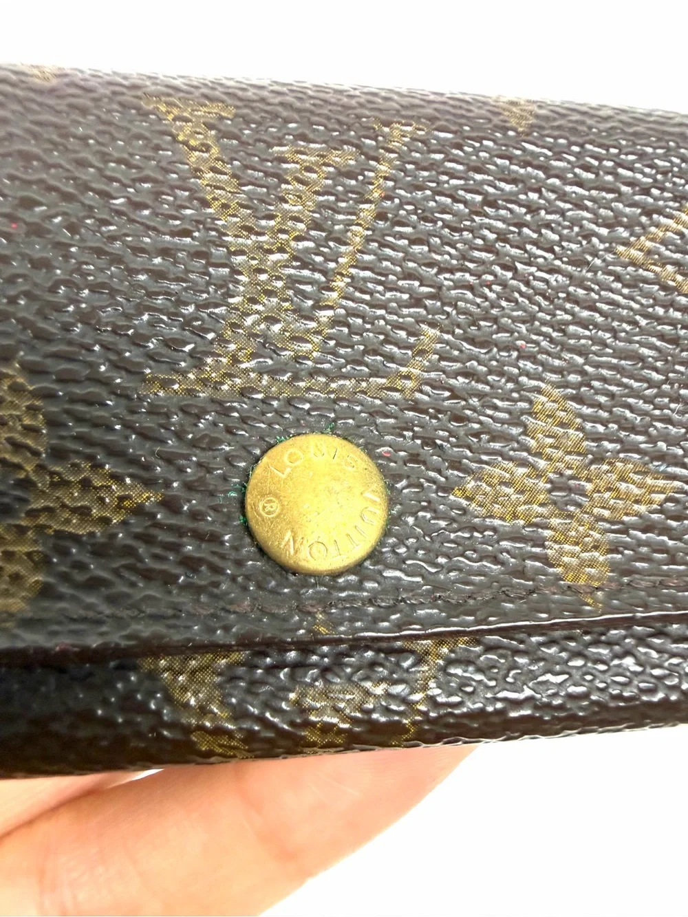 Authentic Louis Vuitton Monogram 4 Key Holder Case
